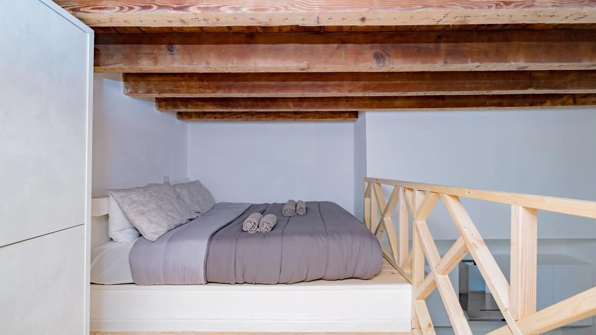 1Cli19 -Duomo-Loreto- Central - Boho-Style Milan Apartment