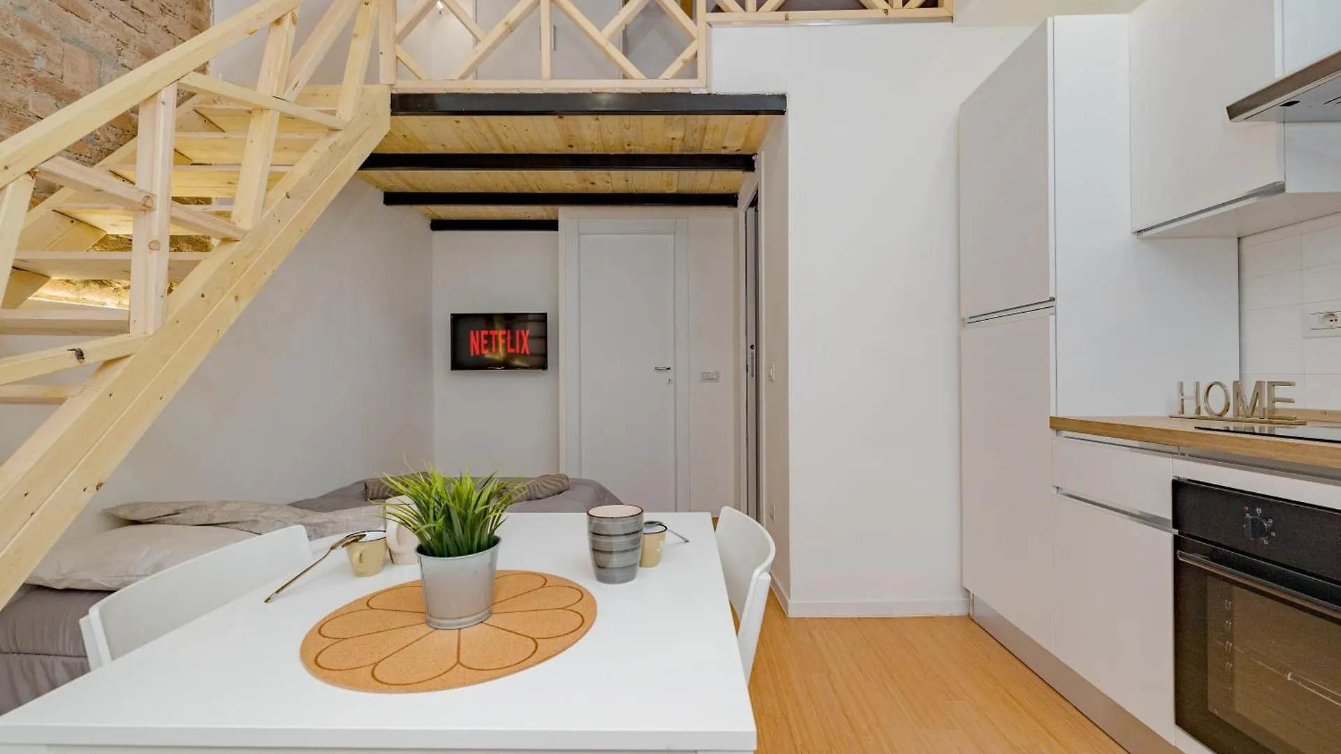 1Cli19 -Duomo-Loreto- Central - Boho-Style Milan Apartment